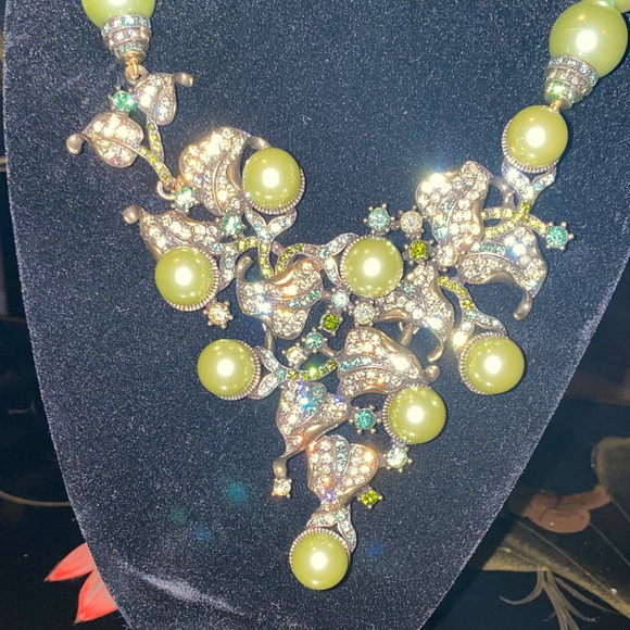 Unique Heidi Daus Green Pearl Statement Necklace with Floral Design - Picture 3 of 8